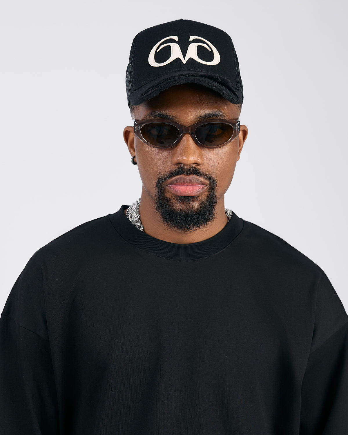 GUESTLIST ICON TRUCKER HAT